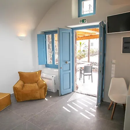 Arck Foinikia (Santorini)