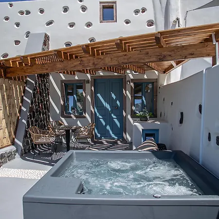 Arck 3* Foinikia (Santorini)